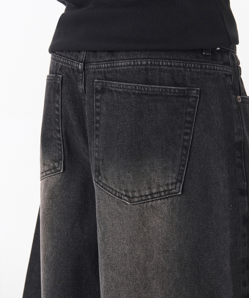 MUSINSA STANDARD（ムシンサスタンダード）の「ビッグブラシロングバミューダデニムパンツ[ブラック]（デニムパンツ・メンズ・その他・32/33/28/29/31/36/26/27/38/40/42/30/34）」の9枚目の写真