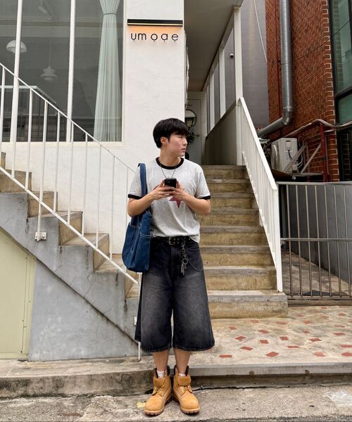 MUSINSA STANDARD（ムシンサスタンダード）の「ビッグブラシロングバミューダデニムパンツ[ブラック]（デニムパンツ・メンズ・その他・32/33/28/29/31/36/26/27/38/40/42/30/34）」の14枚目の写真