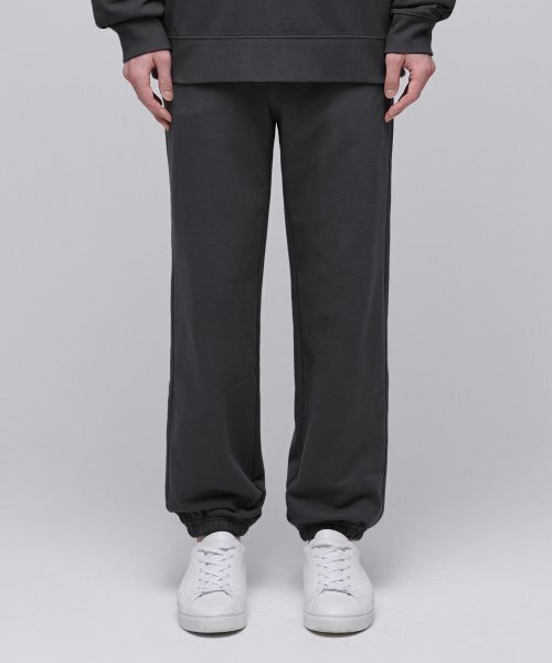 MUSINSA STANDARD（ムシンサスタンダード）の「スウェットパンツ[ガンメタル]（スウェットパンツ・メンズ・その他・SMALL/MEDIUM/LARGE/XX-LARGE/X-LARGE）」の2枚目の写真