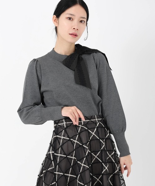 STRAWBERRY-FIELDS（ストロベリーフィールズ）の「エリシアストレッチ_レース*タフタリボンネックニット（ニット/セーター・レディース・ベージュ/グレー/ブラック・2）」の3枚目の写真