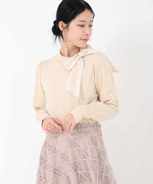 STRAWBERRY-FIELDS（ストロベリーフィールズ）の「エリシアストレッチ_レース*タフタリボンネックニット（ニット/セーター・レディース・ベージュ/グレー/ブラック・2）」の15枚目の写真