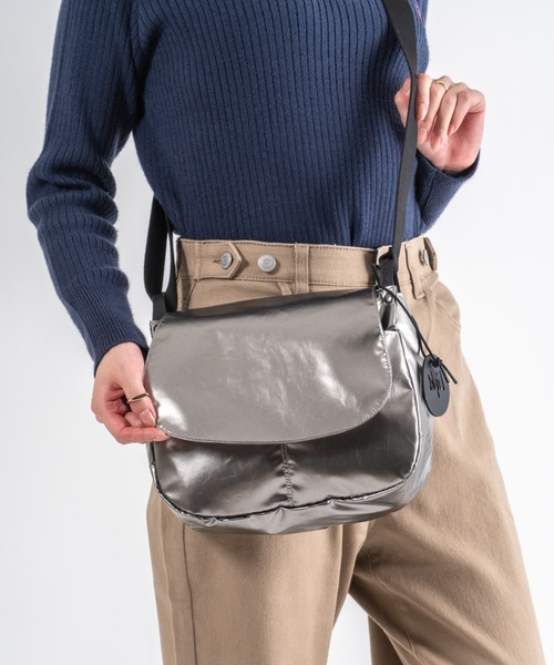 Jack Gomme（ジャックゴム）の「【JACK GOMME】ショルダーバッグ メッセンジャーバッグ　NICO Sac besace（ショルダーバッグ・レディース・アイボリー/ブラック/シルバー/モカ/オリーブ/インディゴブルー/ワインレッド・FREE）」の7枚目の写真