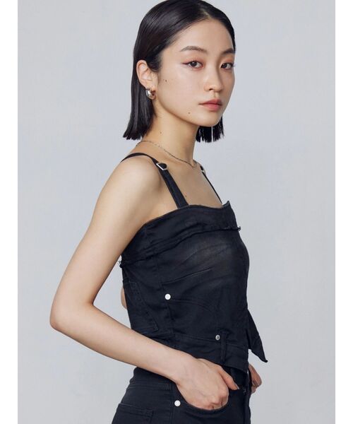 EMODA（エモダ）の「デニムキャミサロペット（サロペット/オーバーオール・レディース・ブラック/ライトブルー/インディゴブルー/ブラウン・SMALL/MEDIUM）」の5枚目の写真