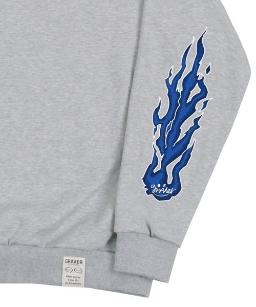 GRAVER（グレーバー）の「[ユニセックス]エルボーフレイムスマイルマンツーマン_グレー（スウェット・レディース・グレー・X-LARGE/MEDIUM/LARGE）」の4枚目の写真