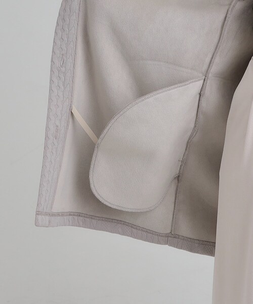 SHOO・LA・RUE（シューラルー）の「【裏面ベロアであったか】体型をカバーしながらスマートに魅せる ケーブルジャガードコーディガン（カーディガン/ボレロ・レディース・ブラック/ライトベージュ/チャコールグレー・02/04/01/03）」の8枚目の写真