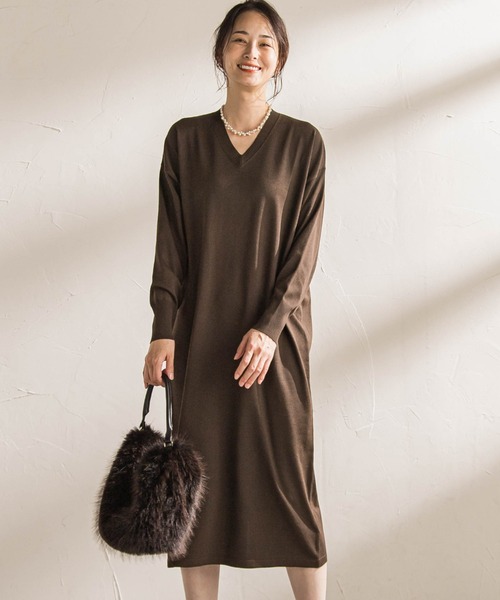 LAUTREAMONT(ロートレアモン)の「【WEB限定】Vネックニットワンピース≪丈長めあり/手洗い可能≫(ワンピース・レディース・ネイビー/ブラウン/ブルー/チャコールグレー/ブラック・9号/11号)」の3枚目の写真