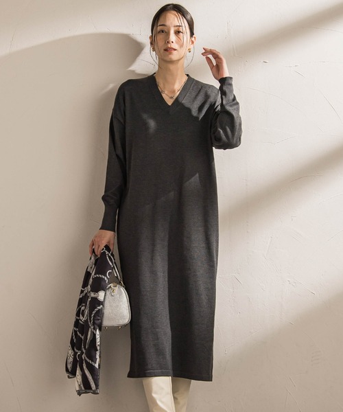 LAUTREAMONT(ロートレアモン)の「【WEB限定】Vネックニットワンピース≪丈長めあり/手洗い可能≫(ワンピース・レディース・ネイビー/ブラウン/ブルー/チャコールグレー/ブラック・9号/11号)」の2枚目の写真