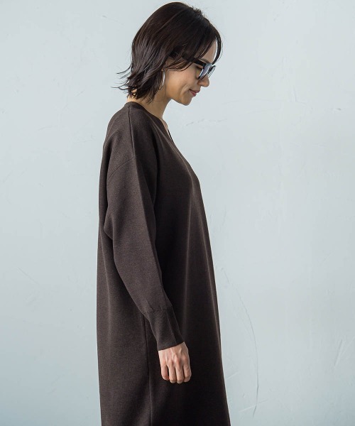 LAUTREAMONT(ロートレアモン)の「【WEB限定】Vネックニットワンピース≪丈長めあり/手洗い可能≫(ワンピース・レディース・ネイビー/ブラウン/ブルー/チャコールグレー/ブラック・9号/11号)」の13枚目の写真