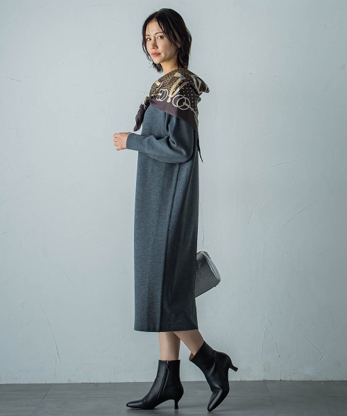 LAUTREAMONT(ロートレアモン)の「【WEB限定】Vネックニットワンピース≪丈長めあり/手洗い可能≫(ワンピース・レディース・ネイビー/ブラウン/ブルー/チャコールグレー/ブラック・9号/11号)」の21枚目の写真