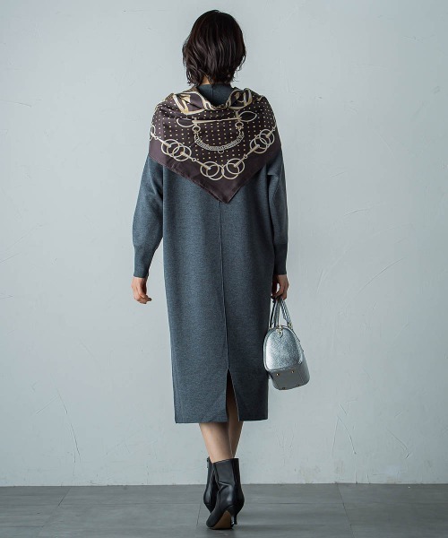 LAUTREAMONT(ロートレアモン)の「【WEB限定】Vネックニットワンピース≪丈長めあり/手洗い可能≫(ワンピース・レディース・ネイビー/ブラウン/ブルー/チャコールグレー/ブラック・9号/11号)」の22枚目の写真