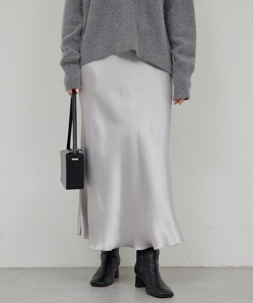 GALLARDAGALANTE(ガリャルダガランテ)の「アセテートバイアススカート(スカート・レディース・ベージュ/ライトグレー・1/0)」の2枚目の写真