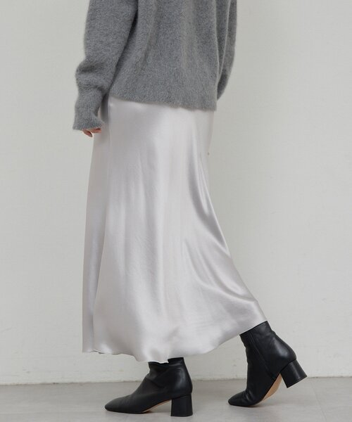 GALLARDAGALANTE(ガリャルダガランテ)の「アセテートバイアススカート(スカート・レディース・ベージュ/ライトグレー・1/0)」の3枚目の写真