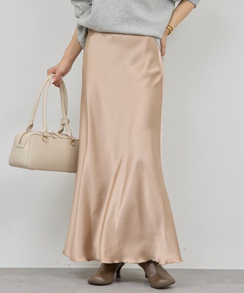 GALLARDAGALANTE(ガリャルダガランテ)の「アセテートバイアススカート(スカート・レディース・ベージュ/ライトグレー・1/0)」の8枚目の写真