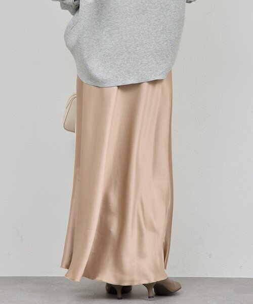 GALLARDAGALANTE(ガリャルダガランテ)の「アセテートバイアススカート(スカート・レディース・ベージュ/ライトグレー・1/0)」の10枚目の写真