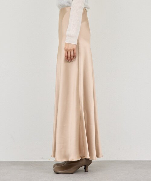 GALLARDAGALANTE(ガリャルダガランテ)の「アセテートバイアススカート(スカート・レディース・ベージュ/ライトグレー・1/0)」の15枚目の写真