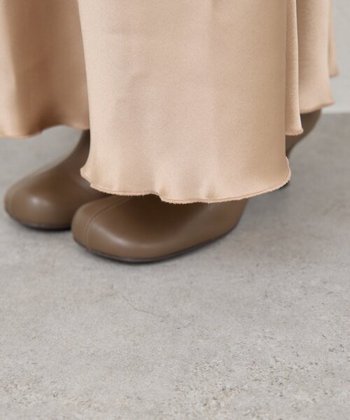 GALLARDAGALANTE(ガリャルダガランテ)の「アセテートバイアススカート(スカート・レディース・ベージュ/ライトグレー・1/0)」の20枚目の写真