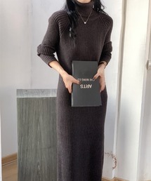 タートルネックニットワンピース