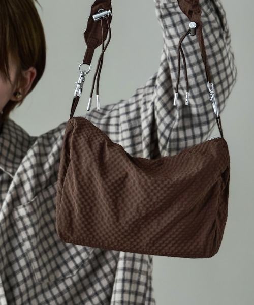 Fashion Letter（ファッションレター）の「チェックシアサッカー 中綿シャーリングベルト ミニバッグ（ショルダーバッグ・レディース・ブラック/ブラウン/アイボリー・FREE）」の22枚目の写真