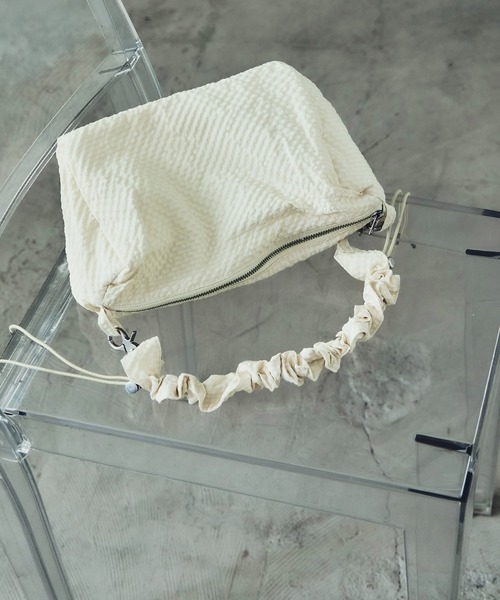 Fashion Letter（ファッションレター）の「チェックシアサッカー 中綿シャーリングベルト ミニバッグ（ショルダーバッグ・レディース・ブラック/ブラウン/アイボリー・FREE）」の16枚目の写真