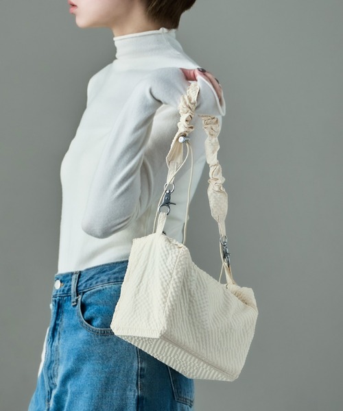 Fashion Letter（ファッションレター）の「チェックシアサッカー 中綿シャーリングベルト ミニバッグ（ショルダーバッグ・レディース・ブラック/ブラウン/アイボリー・FREE）」の19枚目の写真