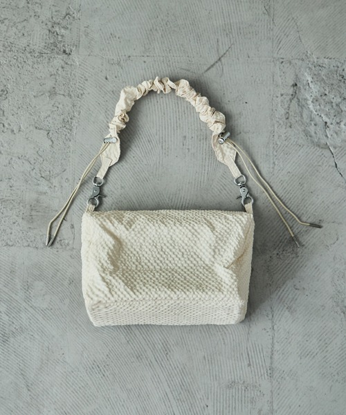 Fashion Letter（ファッションレター）の「チェックシアサッカー 中綿シャーリングベルト ミニバッグ（ショルダーバッグ・レディース・ブラック/ブラウン/アイボリー・FREE）」の20枚目の写真