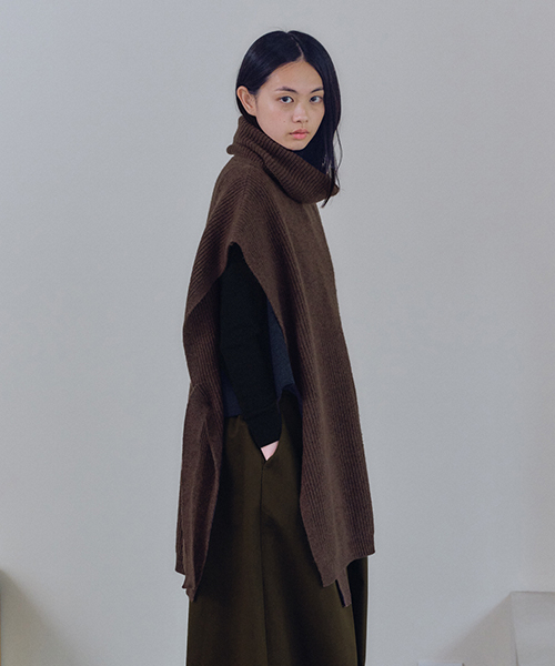 MALEN(マレン)の「ユニセックスニットタートルネックベストブラウン(ニット/セーター・メンズ・ブラウン・MEDIUM/LARGE)」の1枚目の写真