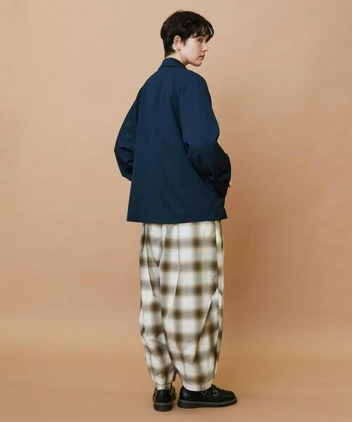 FRAPBOIS(フラボア)の「ブレイザー ジャケット(テーラードジャケット・レディース・ネイビー/グレイッシュベージュ・1/2)」の10枚目の写真