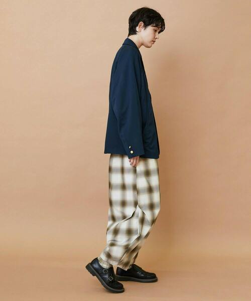 FRAPBOIS(フラボア)の「ブレイザー ジャケット(テーラードジャケット・レディース・ネイビー/グレイッシュベージュ・1/2)」の14枚目の写真