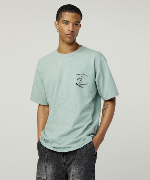 MAGOODGAN(メックウッドガン)の「スウェッグバー3586 スラブサーファーセミオーバーフィットカーキ半袖Tシャツ(Tシャツ/カットソー・レディース・その他・X-LARGE/LARGE/MEDIUM/SMALL)」の2枚目の写真