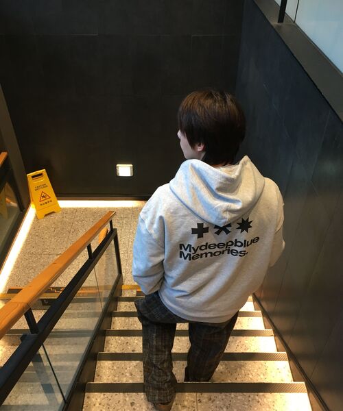 mydeepbluememories（マイディープブルーメモリーズ）の「(zp) MM SYMBOL LOGO 2WAY ZIP-UP (GREY)（パーカー・レディース・グレー・FREE/LARGE）」の8枚目の写真