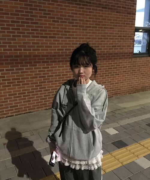 mydeepbluememories（マイディープブルーメモリーズ）の「(zp) MM SYMBOL LOGO 2WAY ZIP-UP (GREY)（パーカー・レディース・グレー・FREE/LARGE）」の3枚目の写真