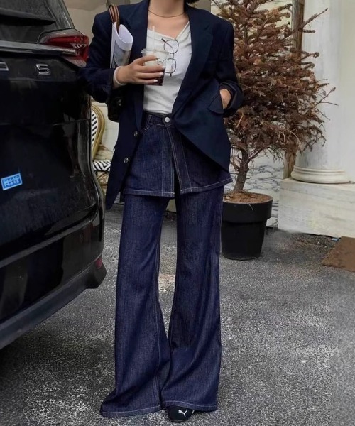 Teem Store（チームストア）の「【再入荷】【動画あり】スカートレイヤード風ハイウエストフレアデニムパンツ 美脚効果（デニムパンツ・レディース・インディゴブルー・M/L）」の6枚目の写真