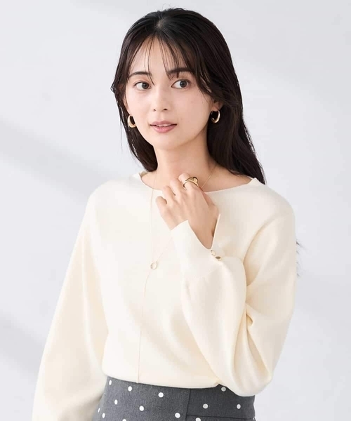 a.v.v(アーヴェヴェ)の「【WEB限定】ボートネックパフスリーブスプリングニット(ニット/セーター・レディース・ライラック/アイボリー/ブラック/ブルー/グレー/ピンク・36/38/42/40)」の21枚目の写真