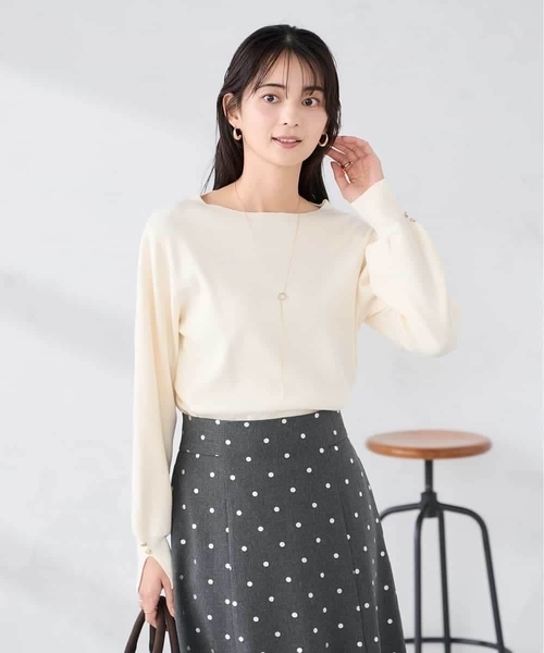a.v.v(アーヴェヴェ)の「【WEB限定】ボートネックパフスリーブスプリングニット(ニット/セーター・レディース・ライラック/アイボリー/ブラック/ブルー/グレー/ピンク・36/38/42/40)」の22枚目の写真