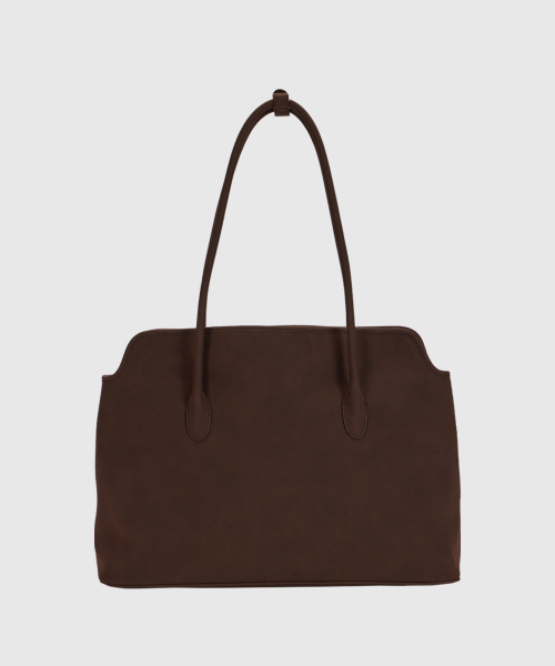 ALKI ALKA(アルキアルカ)の「Sienna (Suede Brown)(ショルダーバッグ・レディース・ダークブラウン・FREE)」の6枚目の写真