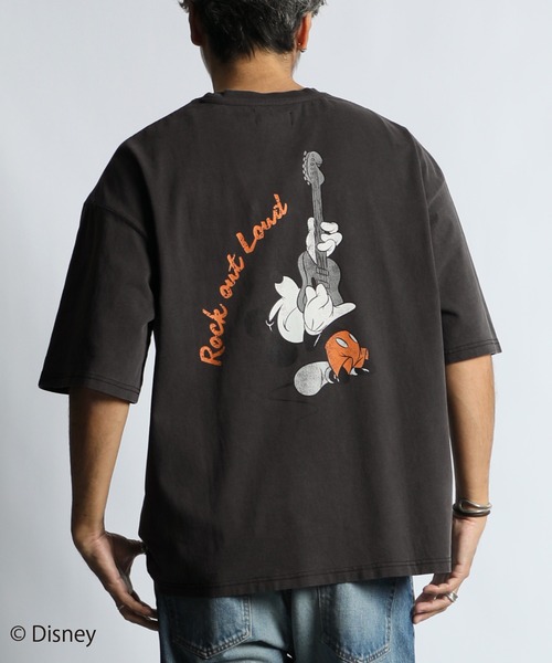 The DUFFER of ST.GEORGE(ザダファーオブセントジョージ)の「【WEB限定アイテム】<Mickey Mouse>T-SHIRT "ROCK":<ミッキーマウス> ロックTシャツ(Tシャツ/カットソー・メンズ・スミクロ・X-LARGE/LARGE/MEDIUM/SMALL)」の6枚目の写真