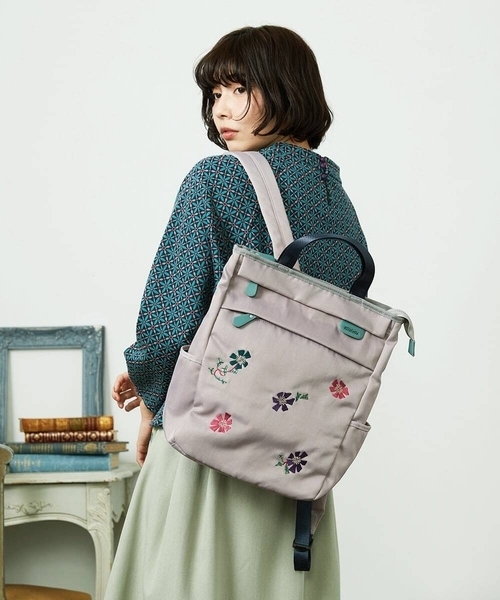 Jocomomola（ホコモモラ）の「フラワー刺繍トートリュック（バック