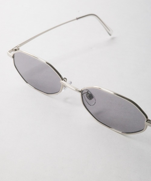 B.I.D.(ビーアイディー)の「《オーバル サングラス》(サングラス・レディース・チャコールグレー/クリア/ライトブラウン/ライトグレー・FREE)」の9枚目の写真