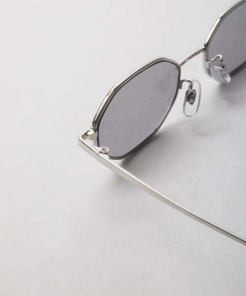 B.I.D.(ビーアイディー)の「《オーバル サングラス》(サングラス・レディース・チャコールグレー/クリア/ライトブラウン/ライトグレー・FREE)」の8枚目の写真