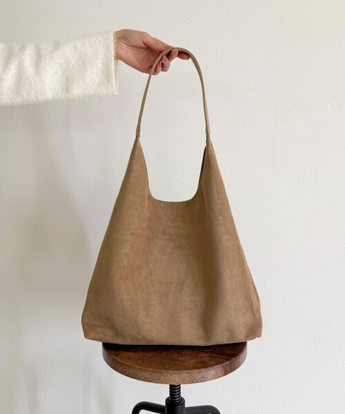 fredy emue（フレディエミュ）の「フェイクスエードトライアングルバッグ（トートバッグ・レディース・ブラウン/ベージュ/ブラック/オリーブ・FREE）」の14枚目の写真