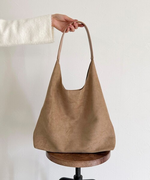 fredy emue（フレディエミュ）の「フェイクスエードトライアングルバッグ（トートバッグ・レディース・ブラウン/ベージュ/ブラック/オリーブ・FREE）」の16枚目の写真