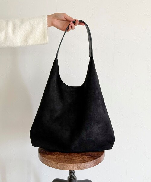 fredy emue(フレディエミュ)の「フェイクスエードトライアングルバッグ(トートバッグ・レディース・ブラウン/ベージュ/ブラック/オリーブ・FREE)」の6枚目の写真