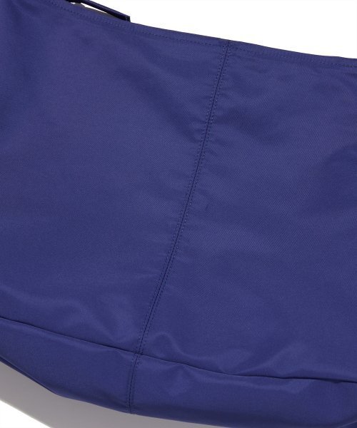 suade（スエード）の「HALFMOON CROSS BAG [PURPLE]（メッセンジャーバッグ・レディース・その他・FREE）」の2枚目の写真