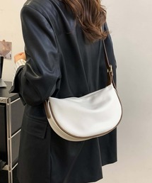 ラウンドショルダーバッグ