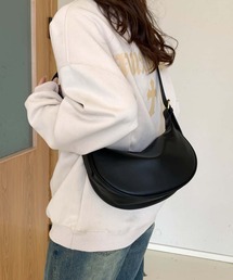 ラウンドショルダーバッグ