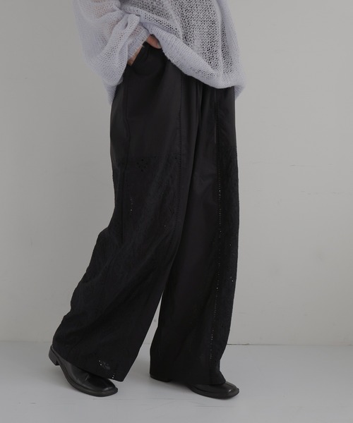 hellam(へラム)の「刺繍レースイージーパンツ(その他パンツ・レディース・ブラック/ホワイト・FREE)」の1枚目の写真