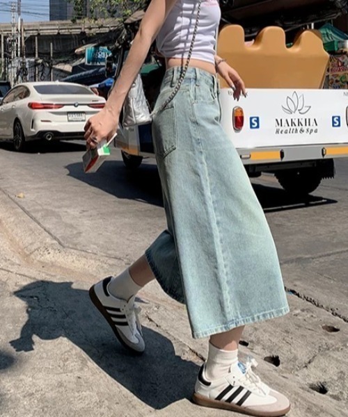 NANEA(ナネア)の「デニムワイドハーフパンツ(デニムパンツ・レディース・ブルー/ネイビー・SMALL/MEDIUM/LARGE/X-SMALL)」の15枚目の写真