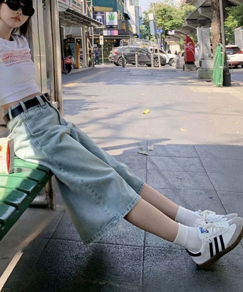 NANEA(ナネア)の「デニムワイドハーフパンツ(デニムパンツ・レディース・ブルー/ネイビー・SMALL/MEDIUM/LARGE/X-SMALL)」の8枚目の写真