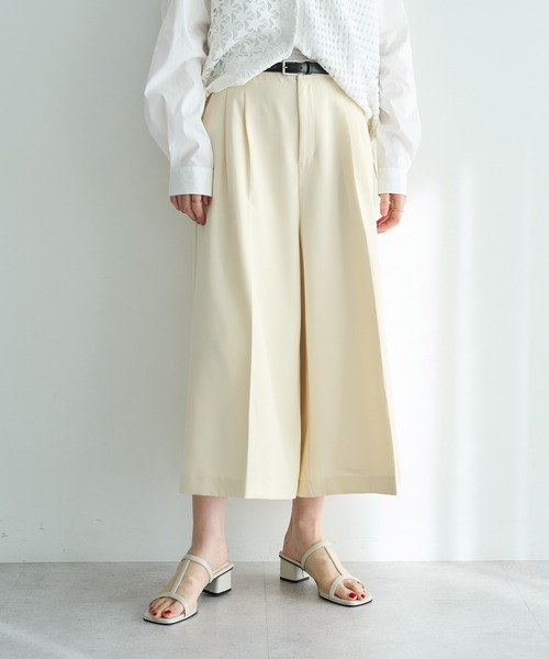 YECCA VECCA（イェッカヴェッカ）の「ベルトSETクロップド丈パンツ（その他パンツ・レディース・モカ/アイボリー/ブラック・FREE）」の8枚目の写真