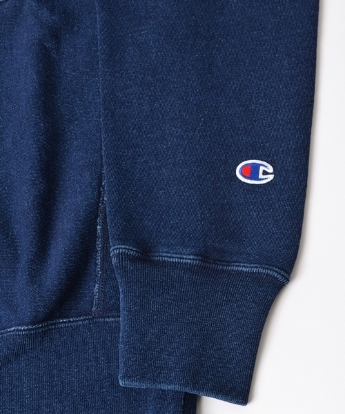 SHIPS(シップス)の「Champion(チャンピオン)×SHIPS AUTHENTIC: 別注 リバースウィーブ インディゴ クルーネック スウェット "ロングスリーブ"■(スウェット・メンズ・ブルー/ネイビー・SMALL/LARGE/MEDIUM)」の4枚目の写真